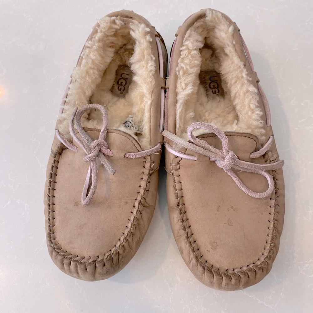 UGG women’s Dakota moccasin slippers (size 6)